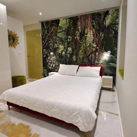 Lion'S Den Deluxe Studio Apartment บูดาเปสต์ ภายนอก รูปภาพ