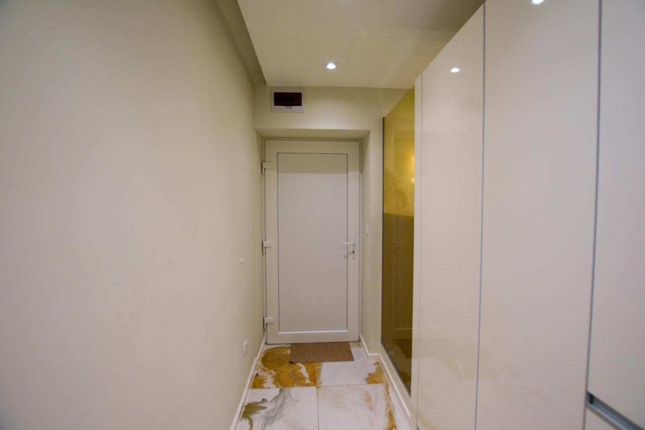 Lion'S Den Deluxe Studio Apartment บูดาเปสต์ ภายนอก รูปภาพ