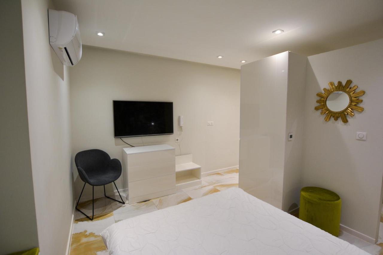 Lion'S Den Deluxe Studio Apartment บูดาเปสต์ ภายนอก รูปภาพ